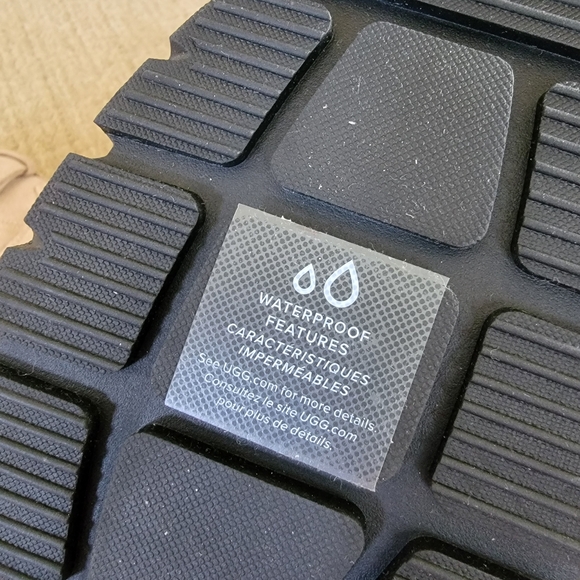 New UGG Ashton Short Waterproof Suede Buckle Boots, Size 7.5 - Picture 13 of 16